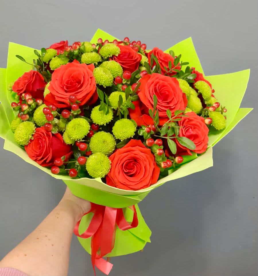 Букет цветов из: Хризантемы и Розы в Летней Ставке