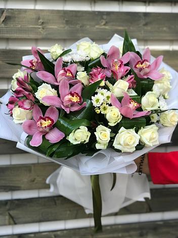 Букет цветов из: Розы и Хризантемы в Летней Ставке