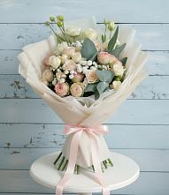 Букет цветов из:  Розы и Лизиантусы в Летней Ставке