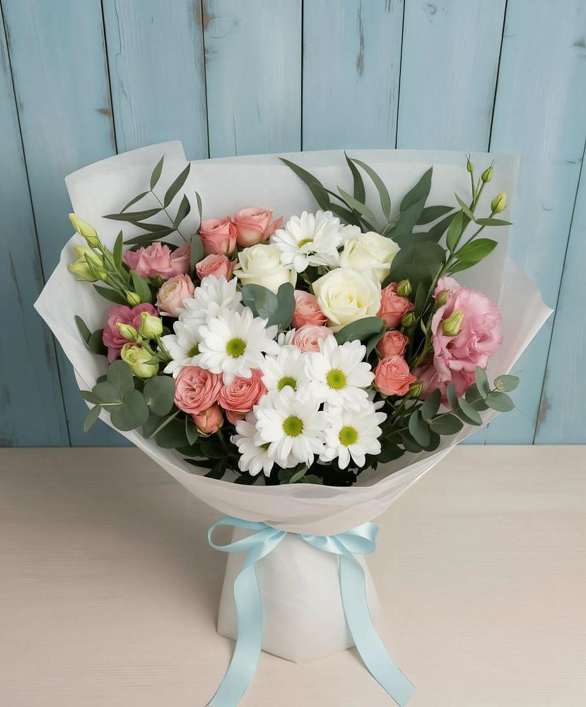 Букет цветов из: Розы, Лизиантусы и Хризантемы в Летней Ставке