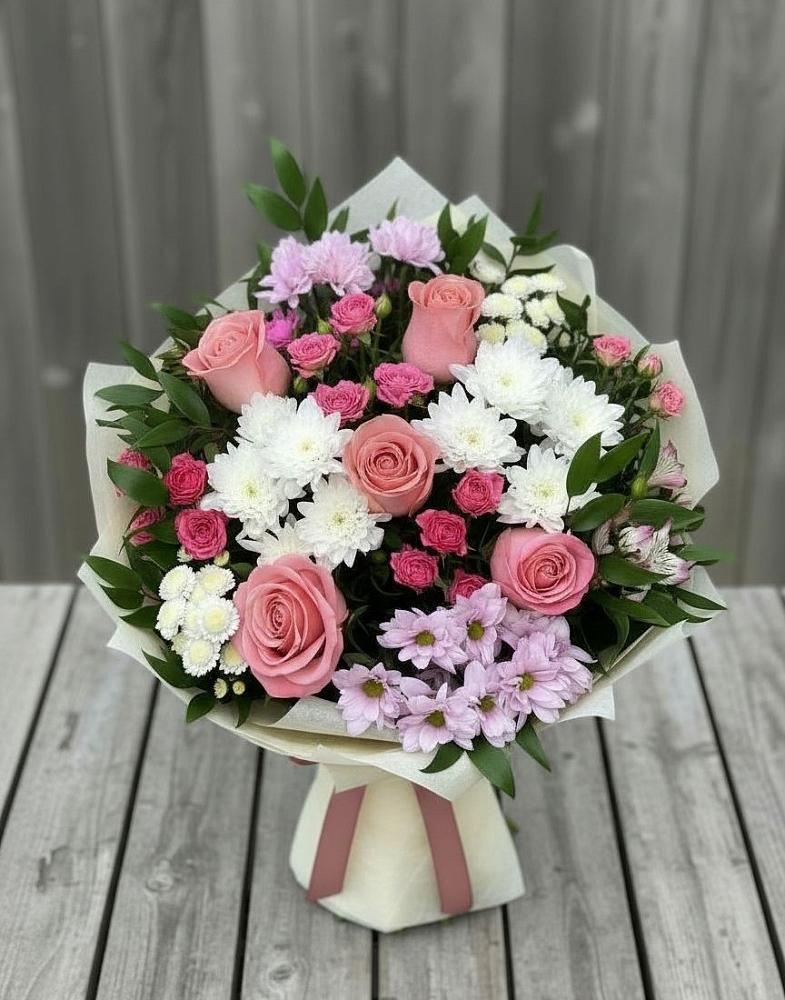 Букет цветов из: Альстромерии, Гвоздики, Розы и Хризантемы в Летней Ставке