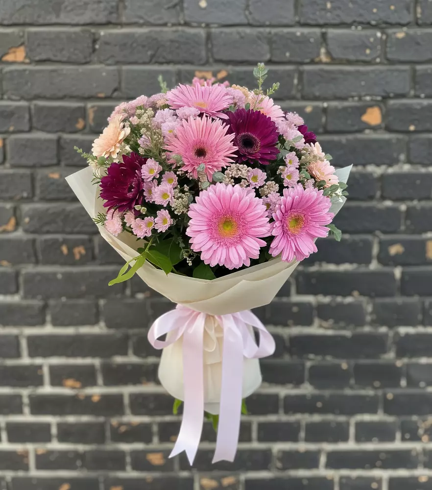 Букет цветов из: Герберы и Хризантемы в Летней Ставке