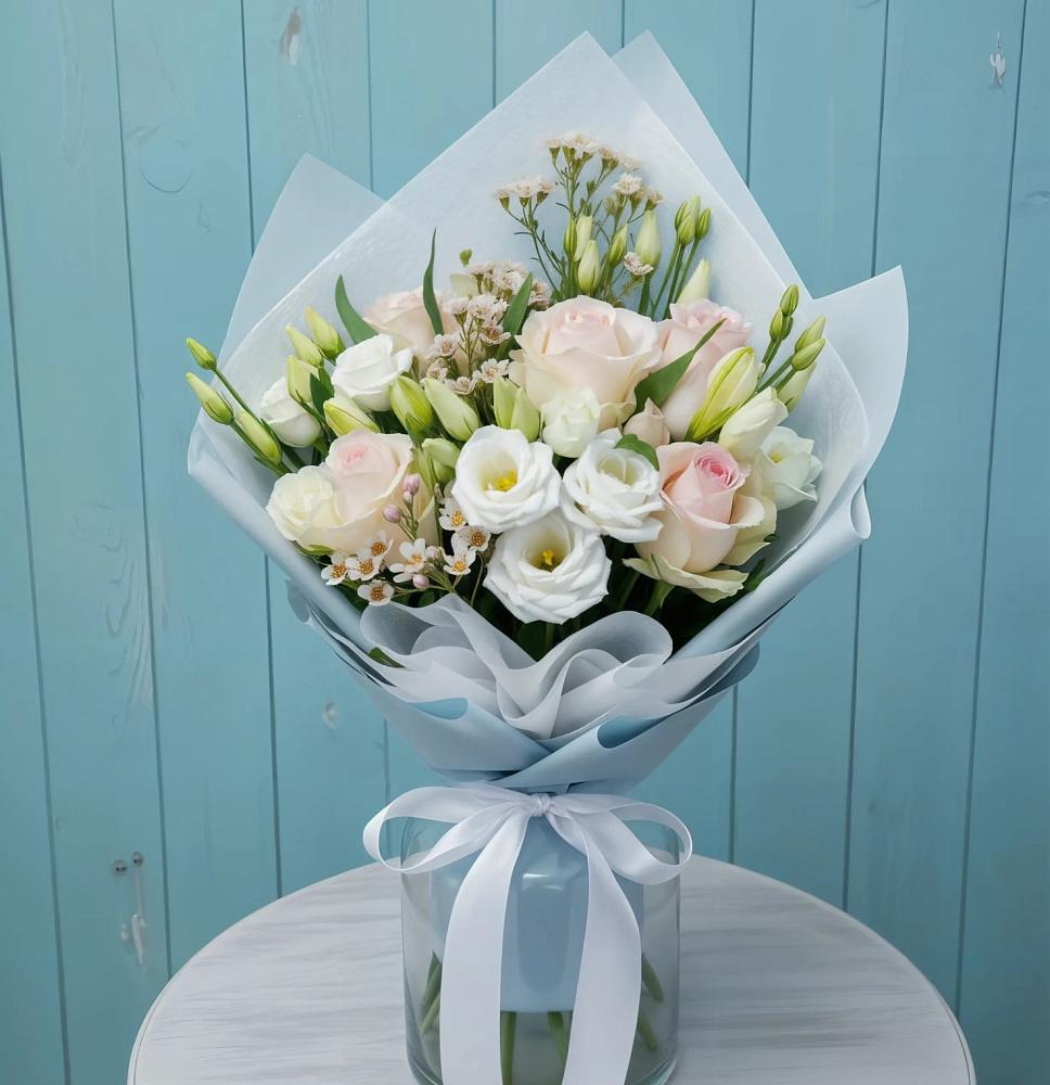 Букет цветов из: Розы и Лизиантусы в Летней Ставке