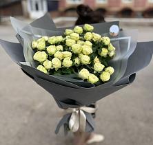 Букет Белые кустовые розы Солинеро в Летней Ставке