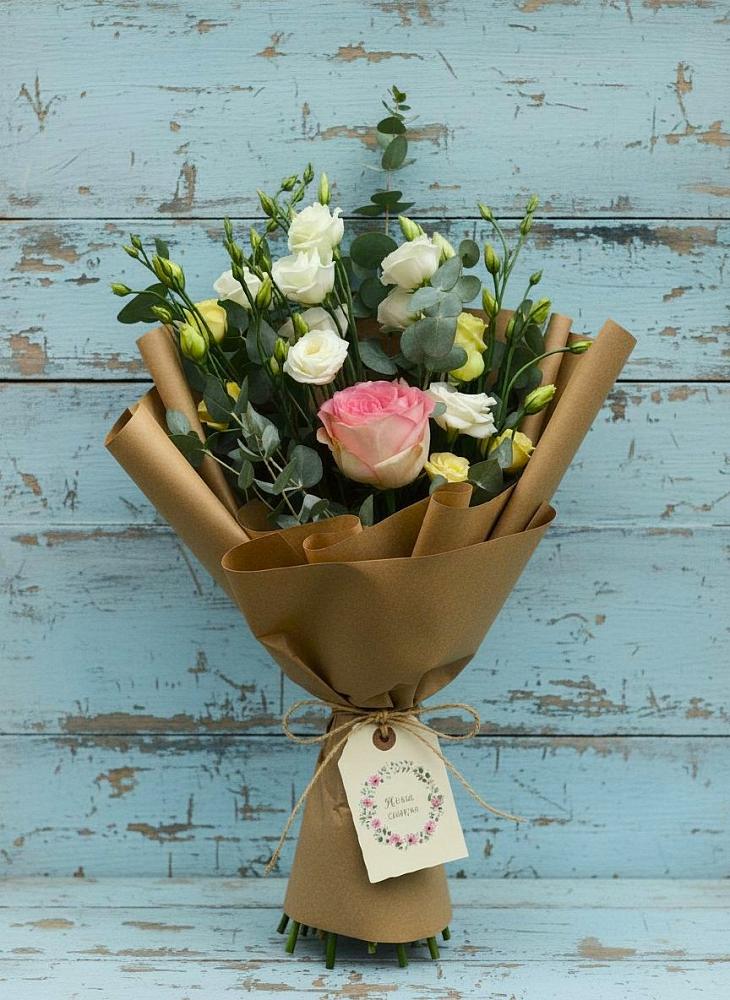 Букет цветов из: Розы и Лизиантусы в Летней Ставке