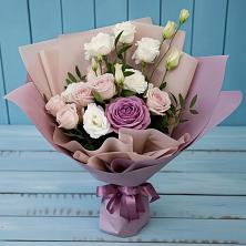 Букет цветов из:  Розы и Лизиантусы в Летней Ставке