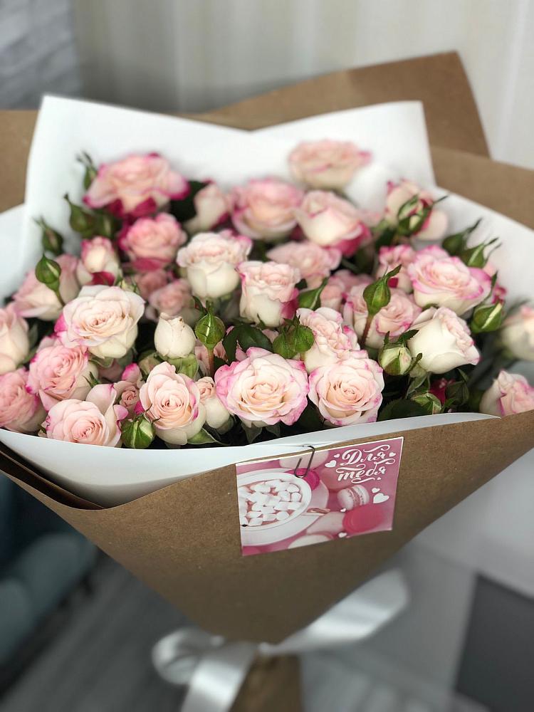 Букет цветов из: Розы в Летней Ставке