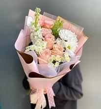 Букет цветов из:  Хризантемы и Розы в Летней Ставке