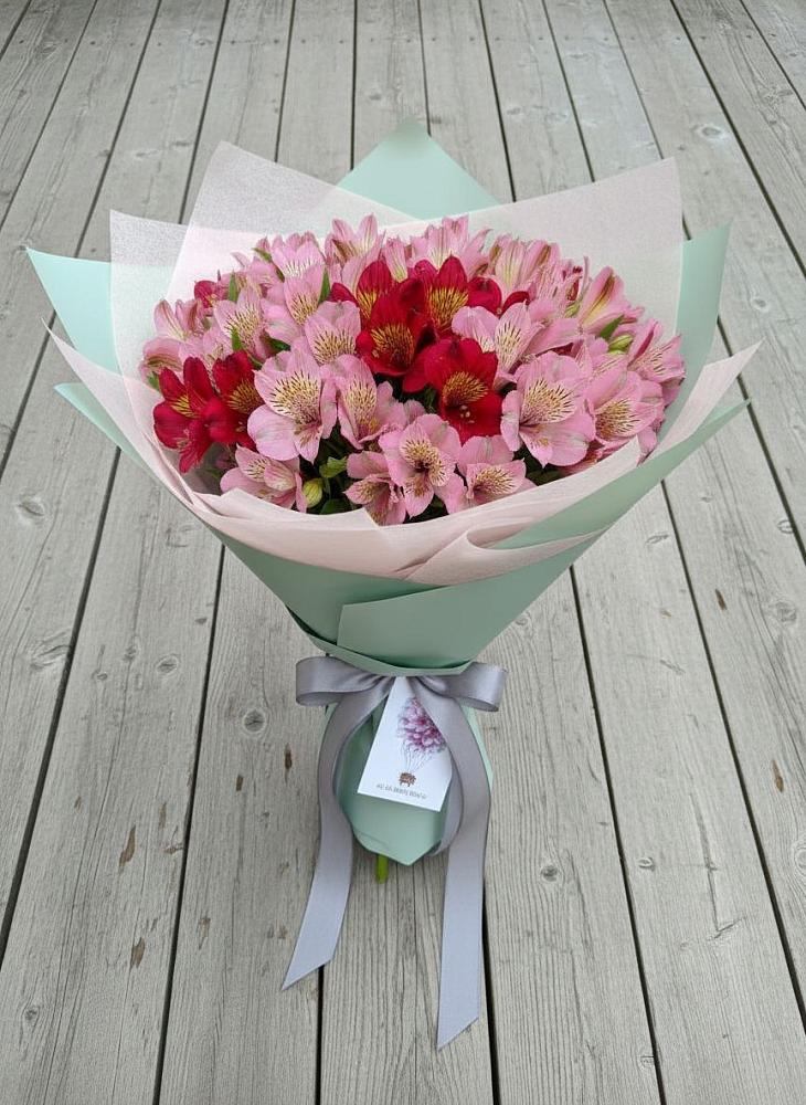 Букет цветов из: Альстромерии в Летней Ставке