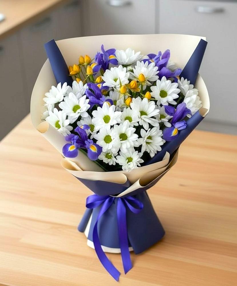 Букет цветов из: Розы, Ирисы и Хризантемы в Летней Ставке
