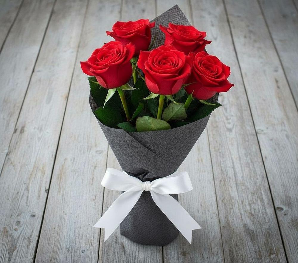 Букет 5 Красных роз Эдлесс Лав в Летней Ставке