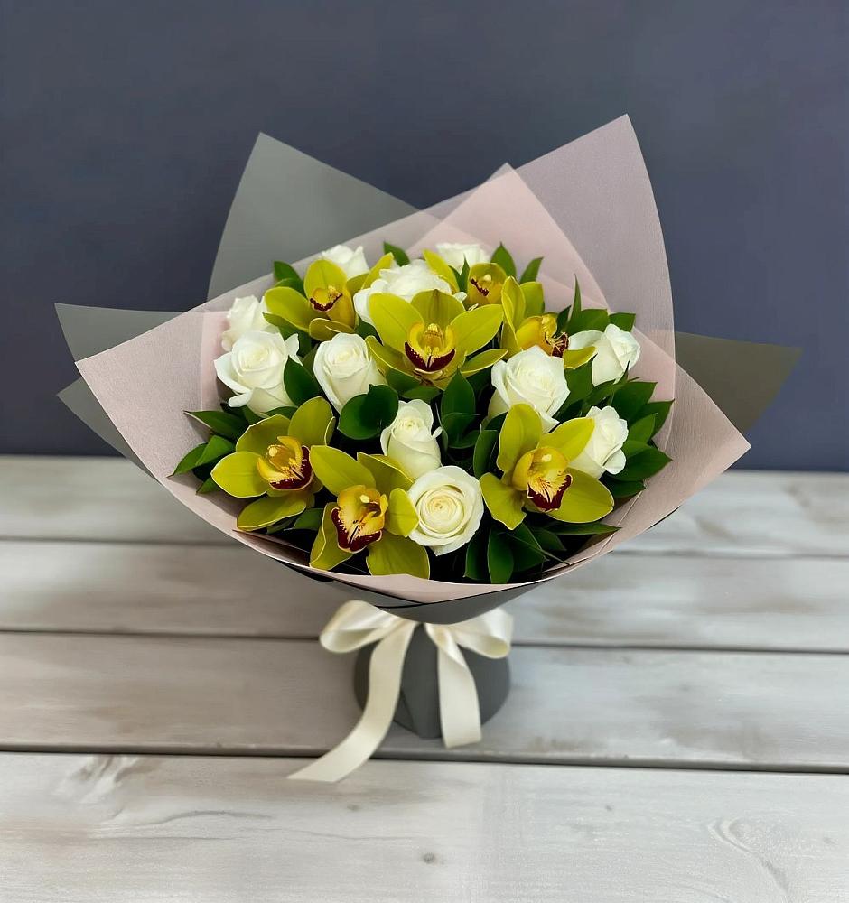 Букет цветов из: Орхидеи и Розы в Летней Ставке