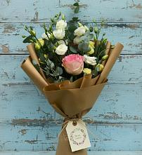 Букет цветов из:  Розы и Лизиантусы #REPLACE_PRED# Летней Ставке