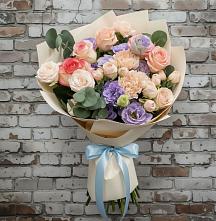 Букет цветов из:  Розы, Лизиантусы и Гвоздики в Летней Ставке