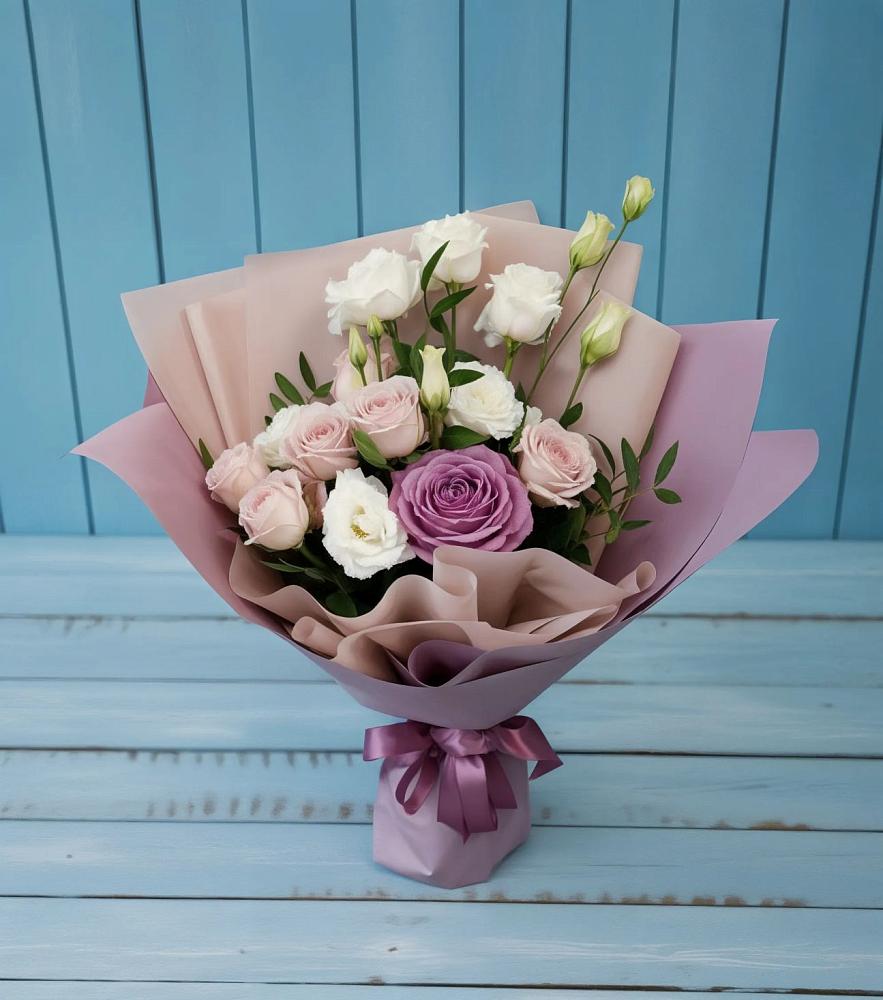 Букет цветов из: Розы и Лизиантусы в Летней Ставке